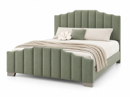 Letto matrimoniale in legno e velluto verde